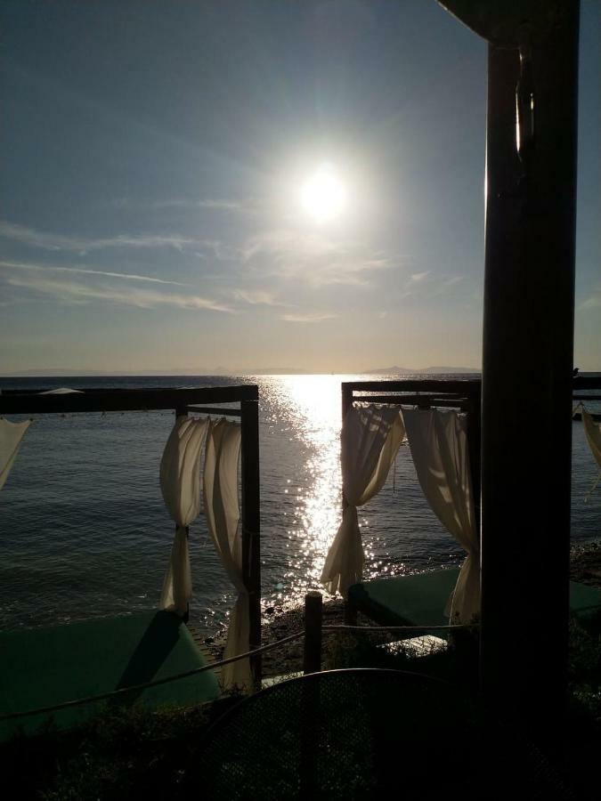 New Seafront Studio Guest House อานาวีซอส ภายนอก รูปภาพ