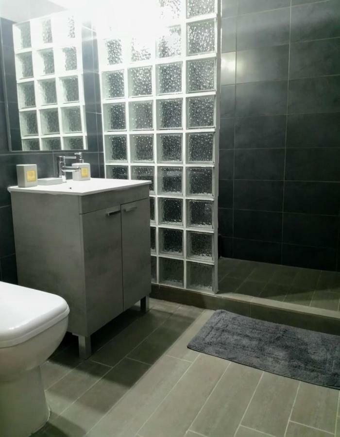 New Seafront Studio Guest House อานาวีซอส ภายนอก รูปภาพ