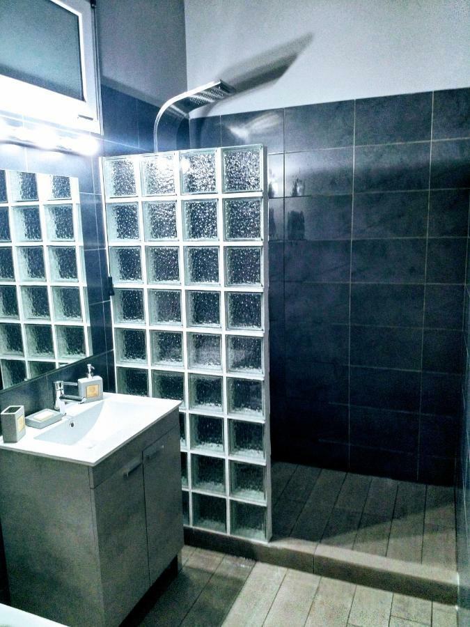 New Seafront Studio Guest House อานาวีซอส ภายนอก รูปภาพ